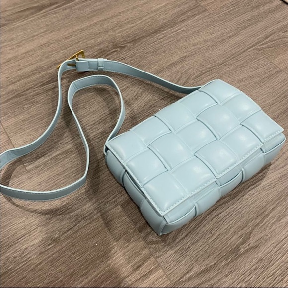 Blue casette crossbody bag padded quilted braided - Picture 2 of 4